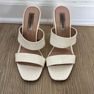 Steve Madden White textured heels